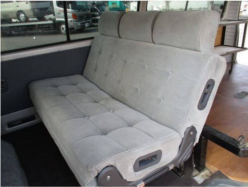 2002 Toyota Hiace van KZH132V - Image 12