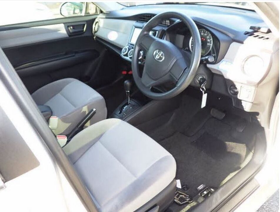 2015 TOYOTA Corolla Axio NRE160 X - Image 5