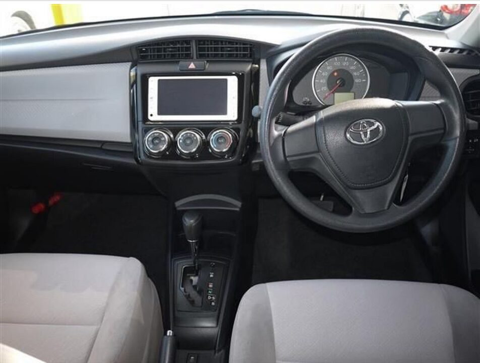 2014 TOYOTA Corolla Axio NRE160 1.3X - Image 3