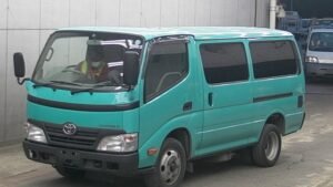2010 Toyota TOYOACE Van XZU508V 2 Ton