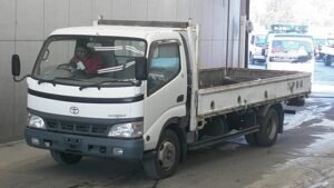 2004 Toyota TOYOACE Flat Body Truck KK-XZU421 2 Ton