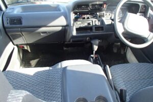 2000 Toyota Hiace Commuter Van KG-LH186B