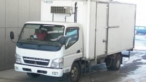 2004 Mitsubishi CANTER Freezer Box Truck KK-FE83DGY 3.8 Ton