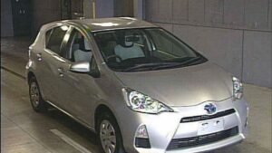 2013 TOYOTA AQUA NHP10 L