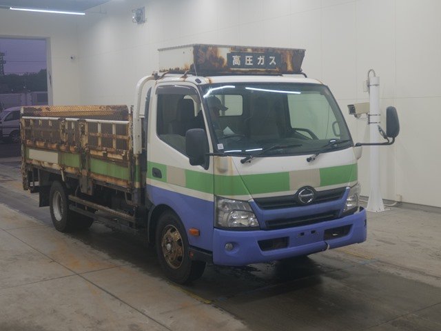 2017 Flat Body Truck Hino Dutro TKG-XZU710M - Image 2