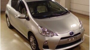 2013 Toyota Aqua NHP10 S