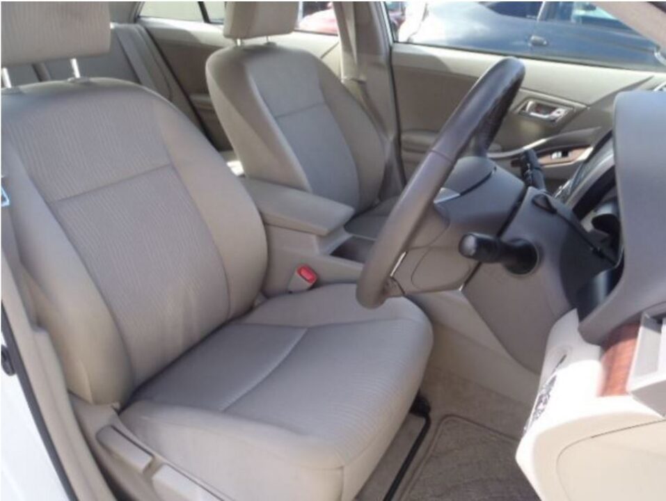 2011 Toyota Premio ZRT260 1.8X L Package - Image 4