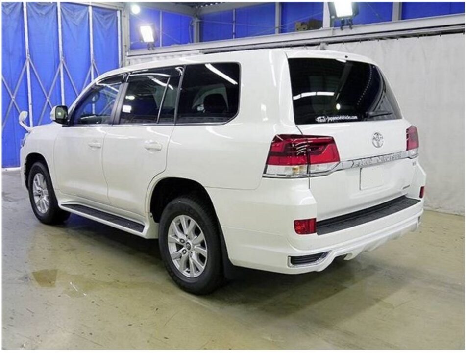2015 Toyota Land Cruiser URJ202W AX (Almost New) - Image 2
