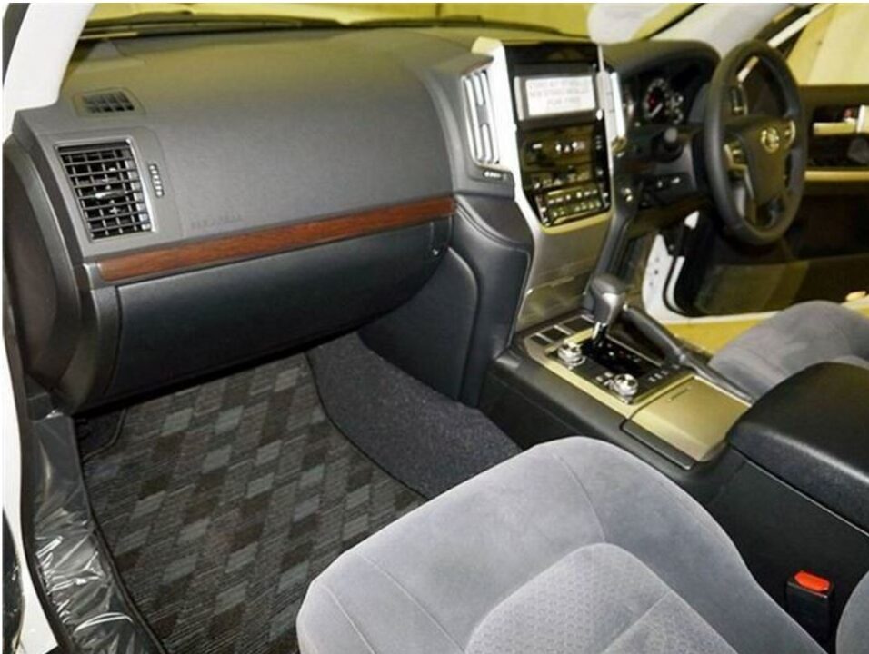 2015 Toyota Land Cruiser URJ202W AX (Almost New) - Image 8