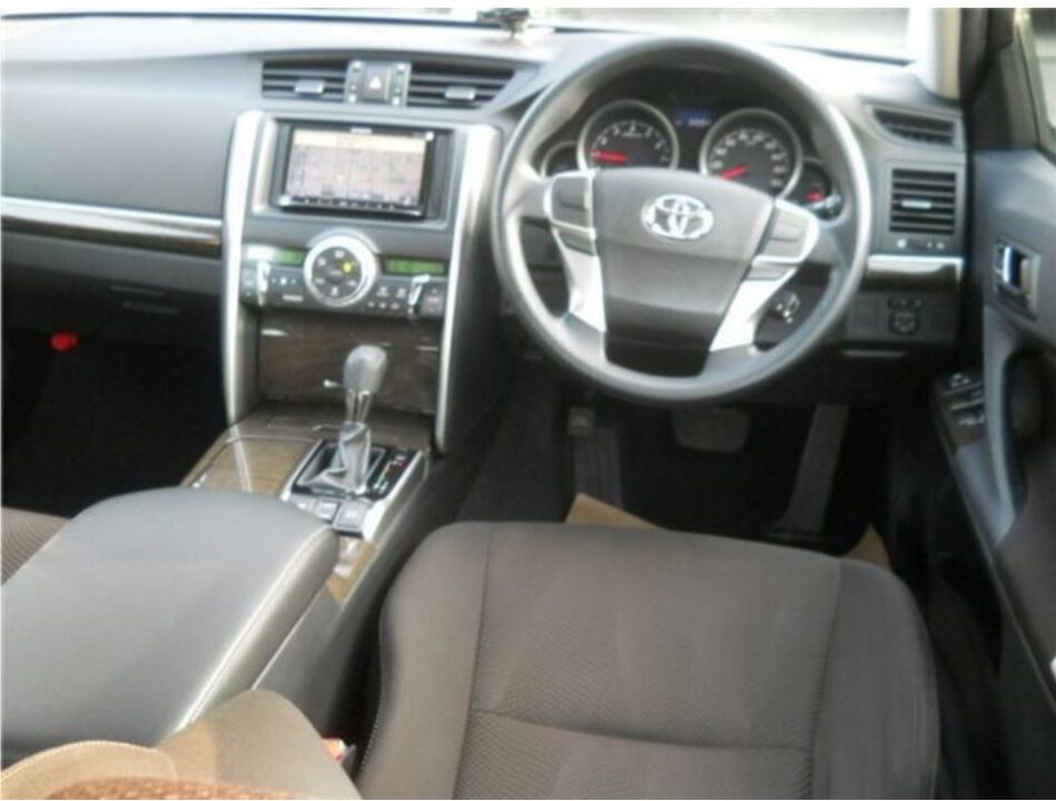 2013 Toyota Mark X GRX135 250G F Package - Image 3