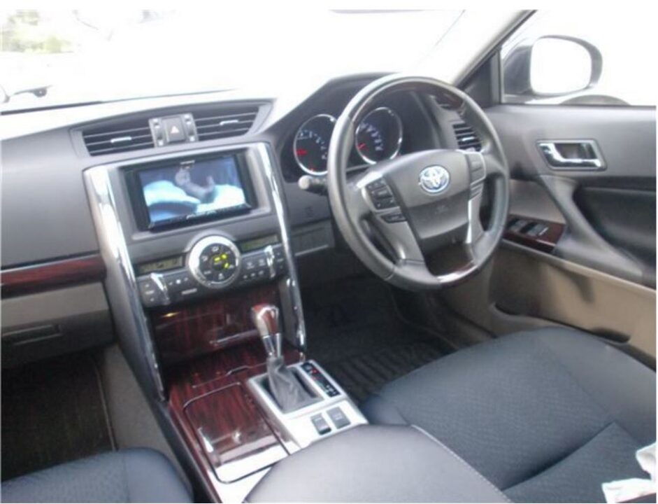 2012 Toyota Mark X GRX130 250G - Image 4