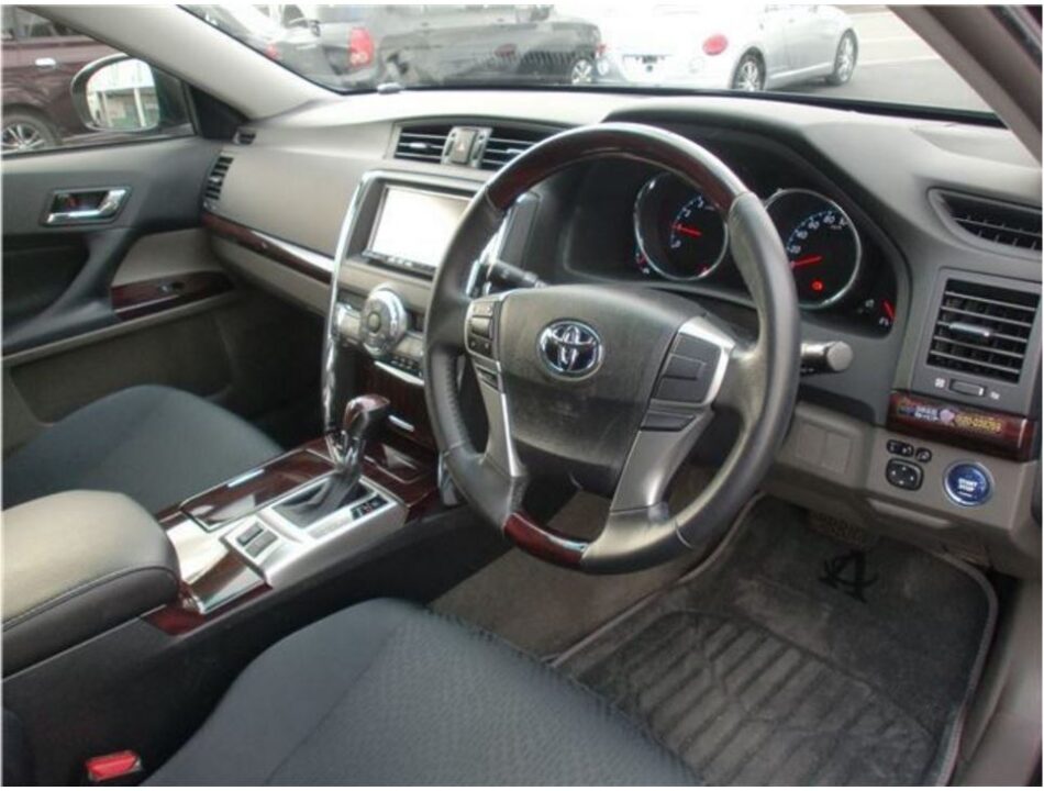 2012 Toyota Mark X GRX130 250G - Image 9
