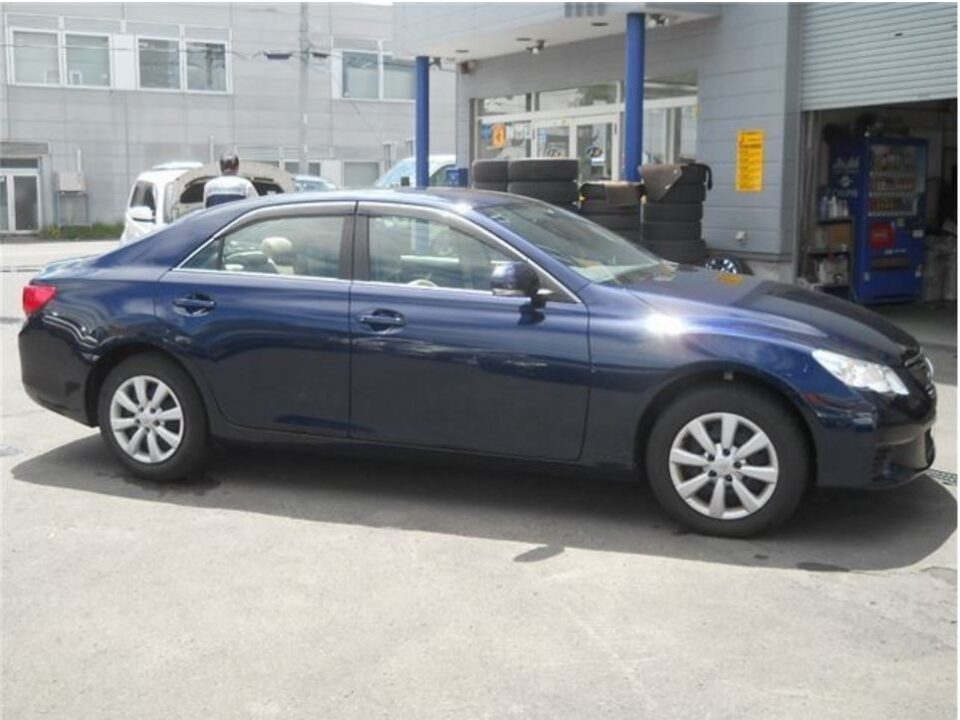 2012 Toyota Mark X GRX135 250G F Package - Image 3