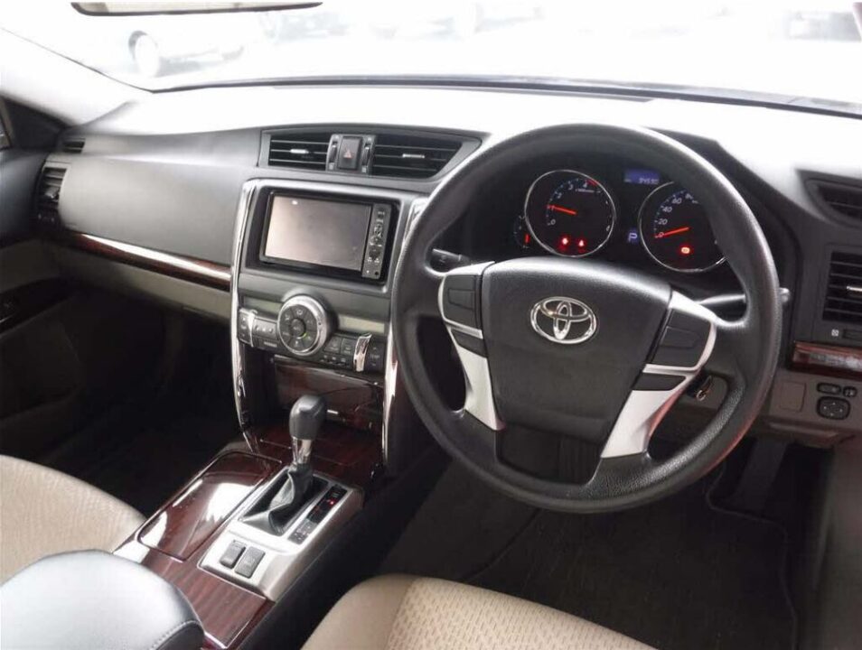 2011 Toyota Mark X GRX130 250G F Package - Image 3
