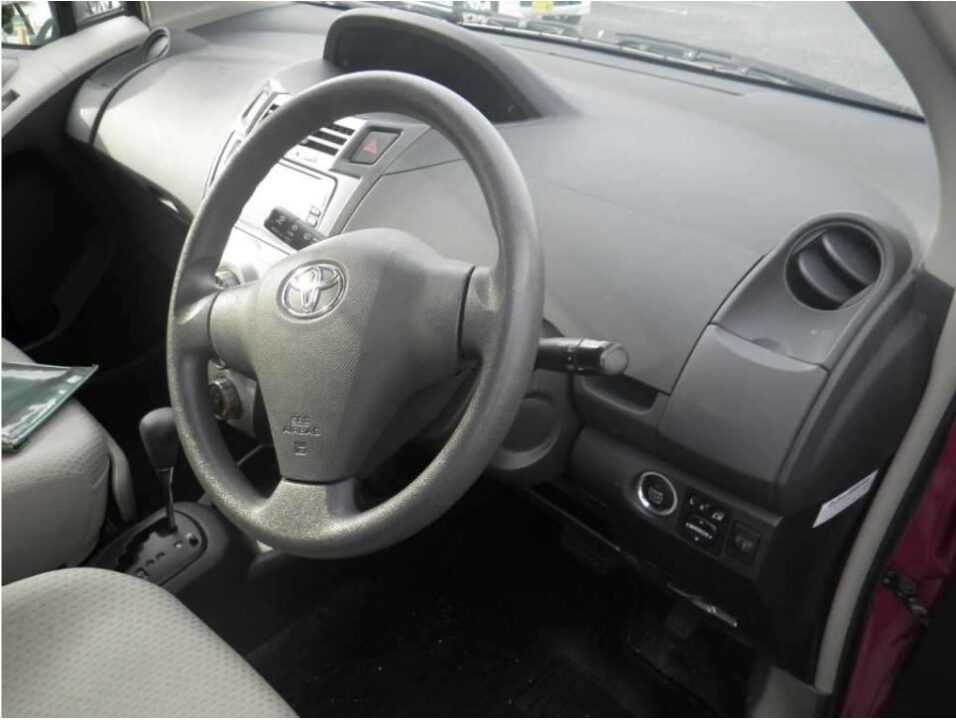 2005 Toyota VITZ KSP90 F - Image 5