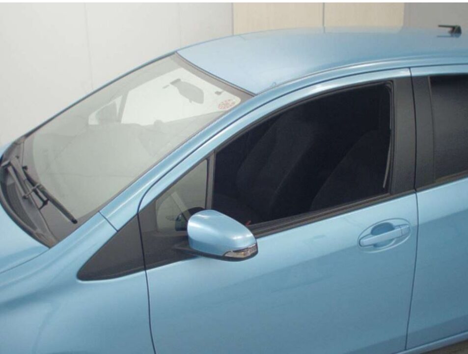 2014 Toyota Vitz KSP130 F - Image 4