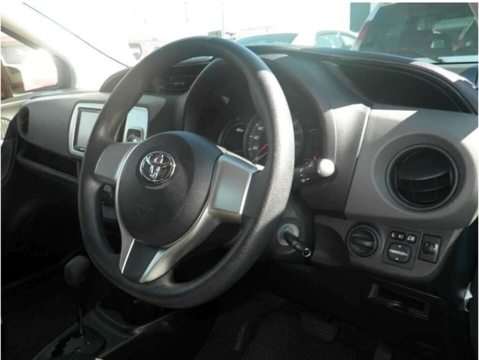 2014 Toyota Vitz KSP130 F - Image 5