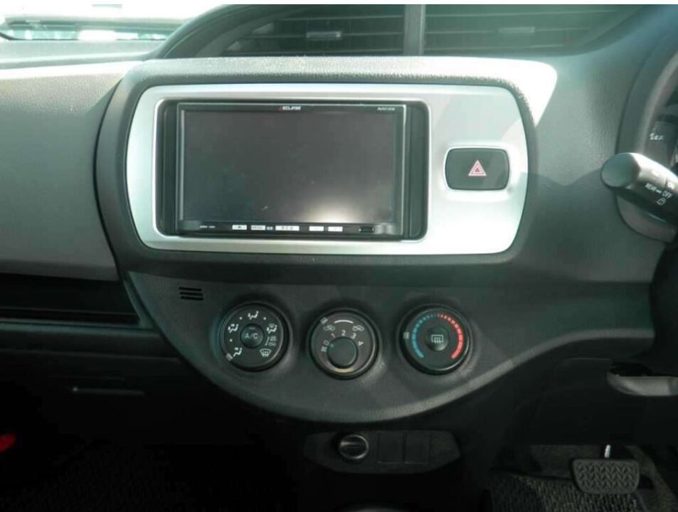 2014 Toyota Vitz KSP130 F - Image 8