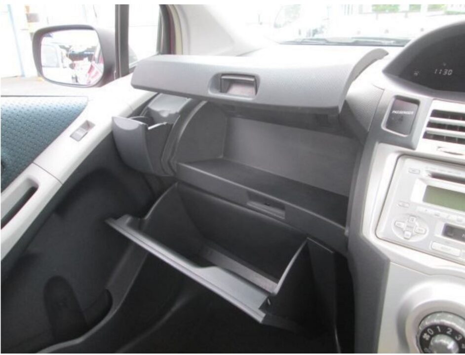 2005 Toyota VITZ KSP90 F - Image 11
