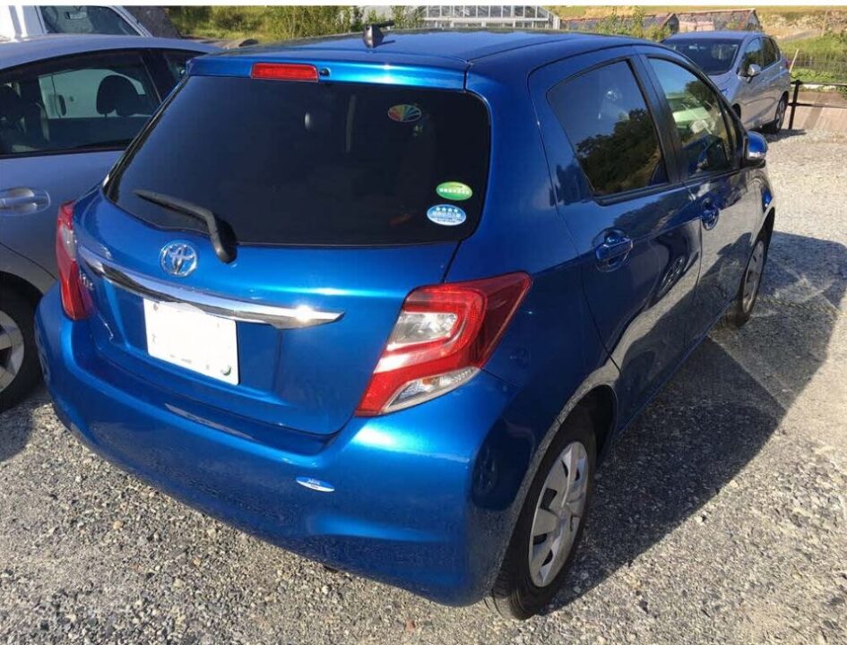 2014 Toyota Vitz KSP130 F - Image 2