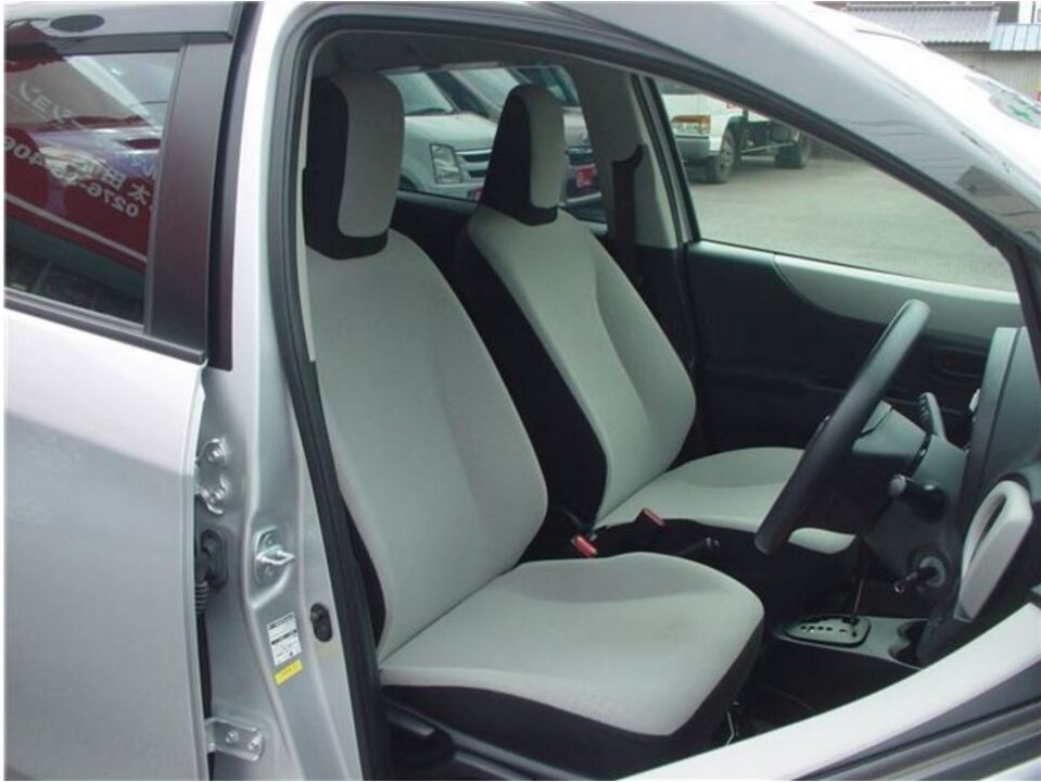 2013 Toyota Vitz KSP130 F M Package - Image 5