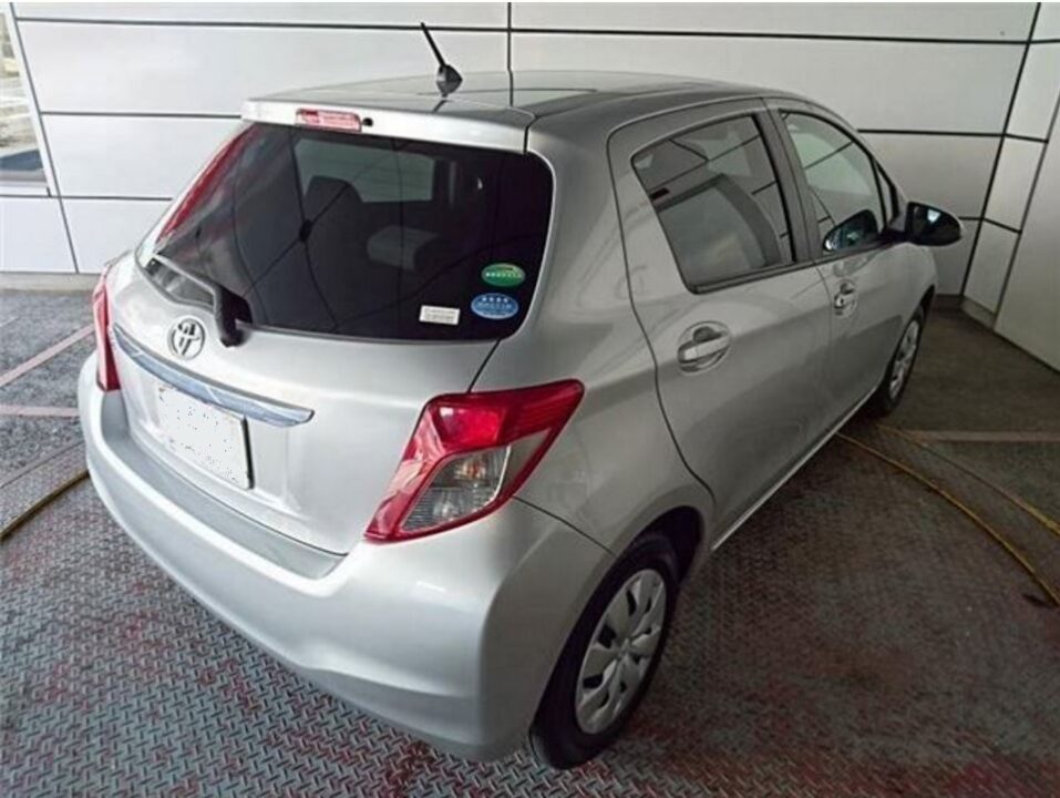 2013 Toyota Vitz KSP130 F - Image 2
