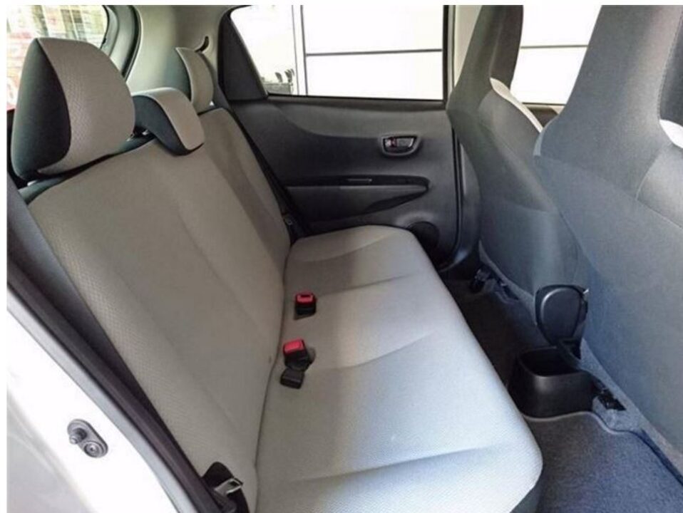 2013 Toyota Vitz KSP130 F - Image 6