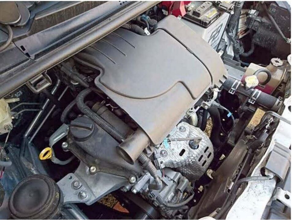 2013 Toyota Vitz KSP130 F - Image 11