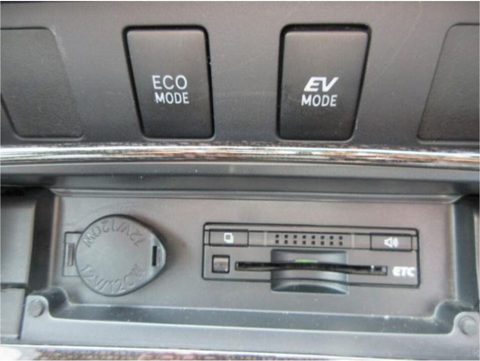 2014 Toyota Camry AVV50 HV 2.5 G package - Image 4