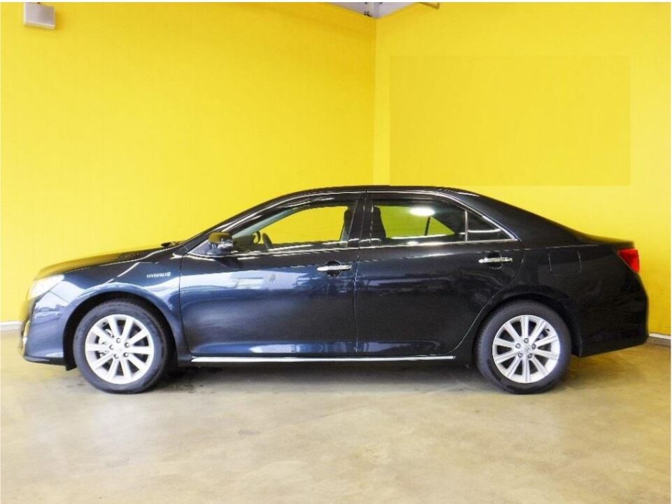 2013 Toyota Camry Hybrid AVV50 G Package - Image 3