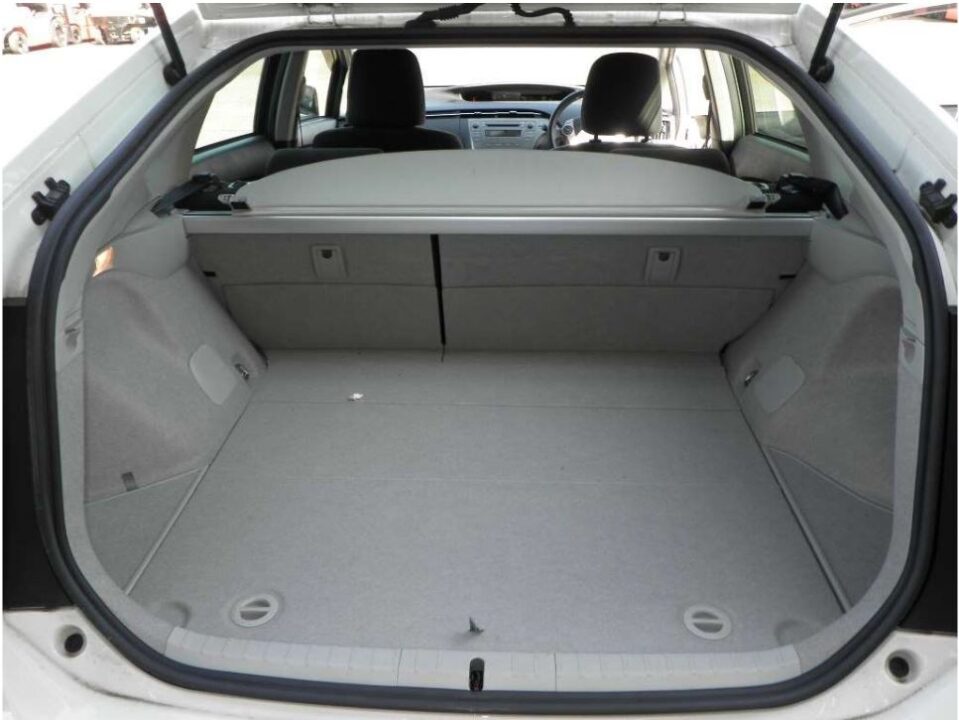 2013 Toyota Prius ZVW30 S - Image 5