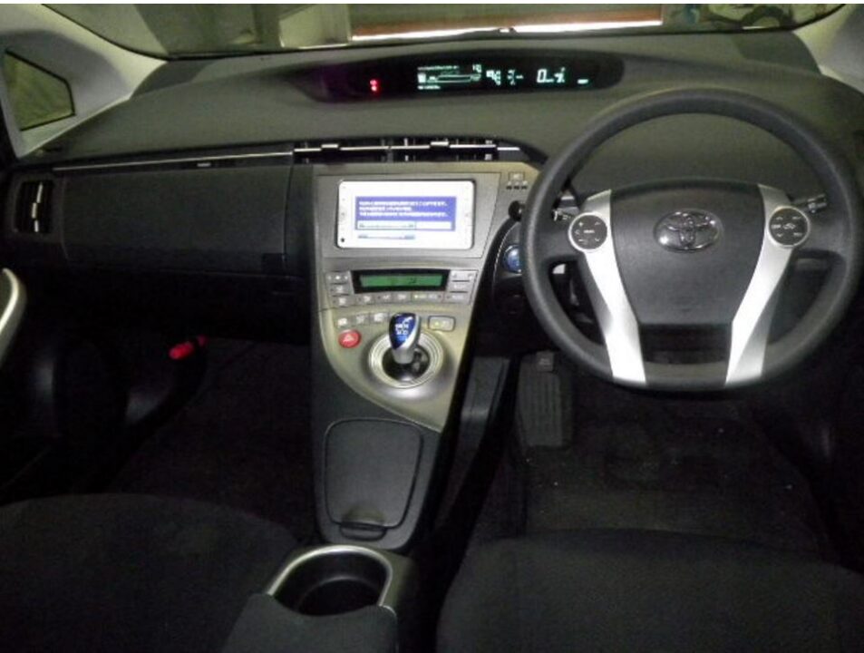 2012 Toyota Prius ZVW30 S - Image 4