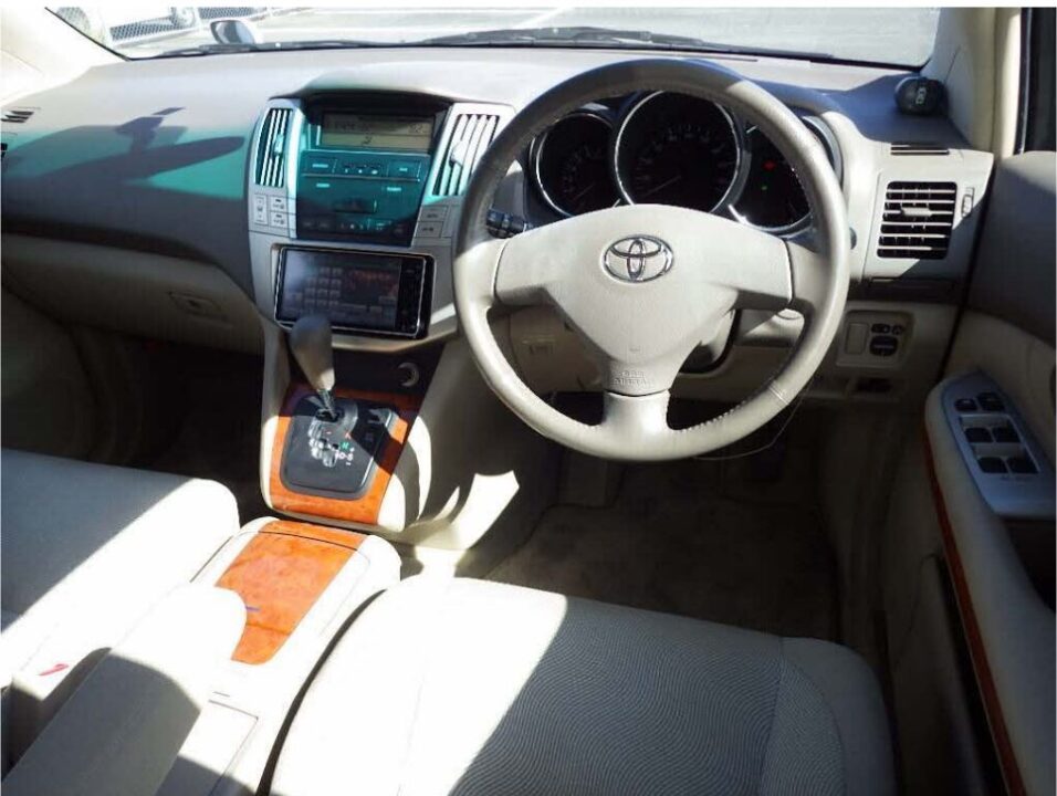 2010 Toyota Harrier ACU30W 240G L Package - Image 2