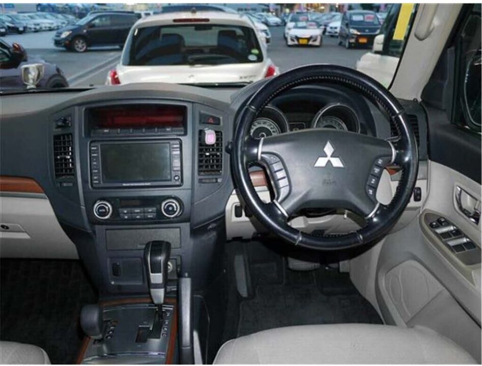 2008 Mitsubishi Pajero Exceed V93W - Image 3