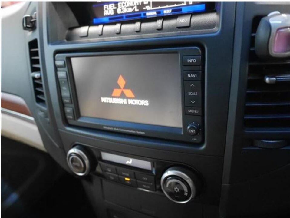 2008 Mitsubishi Pajero Exceed V93W - Image 9