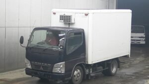 2003 Mitsubishi CANTER Freezer Box Truck KK-FE73EB 2 Ton