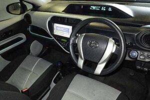2013 TOYOTA AQUA NHP10 S