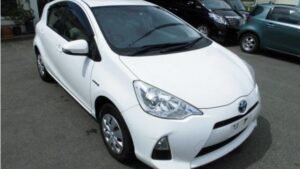 2013 Toyota Aqua NHP10 L