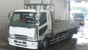 2005 MITSUBISHI Fuso Fighter Flat Body Truck FK61FK 3300kg