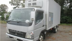 2010 MITSUBISHI Canter Freezer Box Truck BKG-FE82B 3 Ton