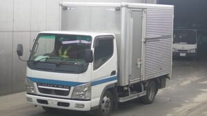 2004 Mitsubishi CANTER Box Truck FE70EB 4865Kg