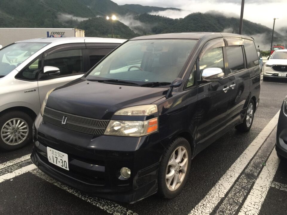 2006 TOYOTA VOXY DBA-AZR60G