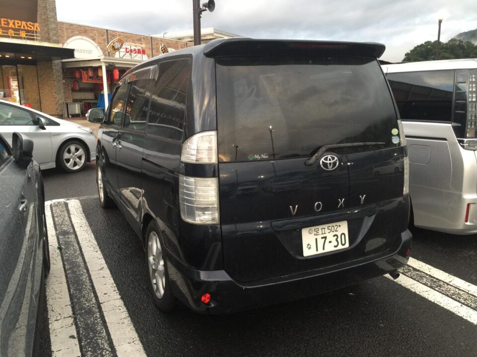 2006 TOYOTA VOXY DBA-AZR60G - Image 2