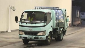 Garbage Truck Hino Dutro 2003