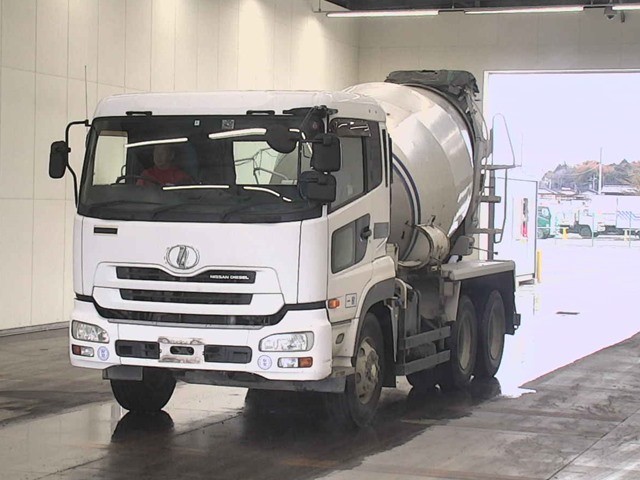 Concrete Mixer Nissan Quon  2006