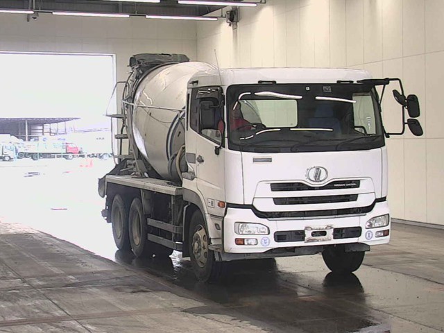 Concrete Mixer Nissan Quon  2006 - Image 1