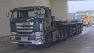 2005 Trailer Head Nissan UD KL-CW542GHT