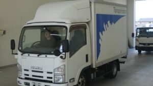 2011 Van Wing Isuzu Elf SKG-NLR85AN