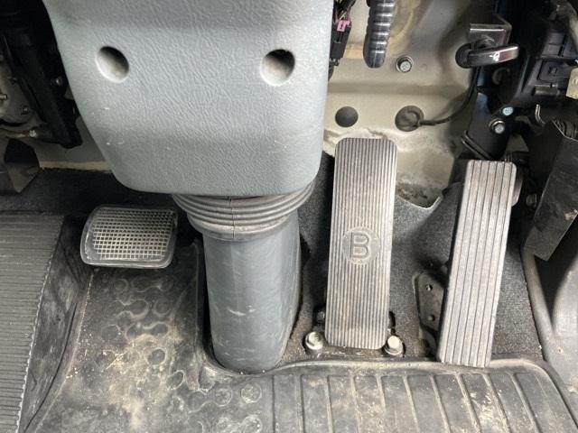 2009 Freezer Truck Mitsubishi Fuso Fighter PDG-FK71F - Image 5
