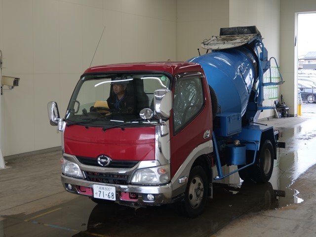 2017 Concrete Mixer Truck Hino Dutro TKG-XZU600E